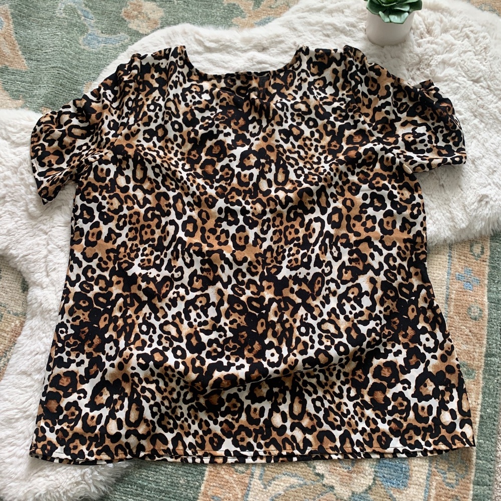 Talbots Leopard Print Short Sleeve Top- Size Large - image 2